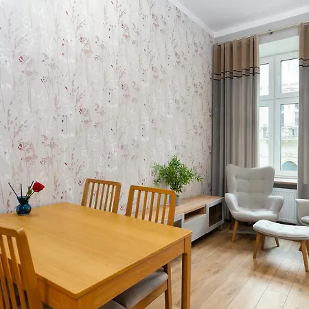 Starowislna 38 Charming By Bookinghost *